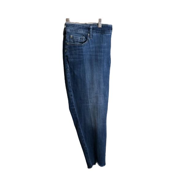 Torrid Jeans Girlfriend Women's Size 18R Blue Medium Wash Raw Notched Hem Crop - Picture 11 of 11